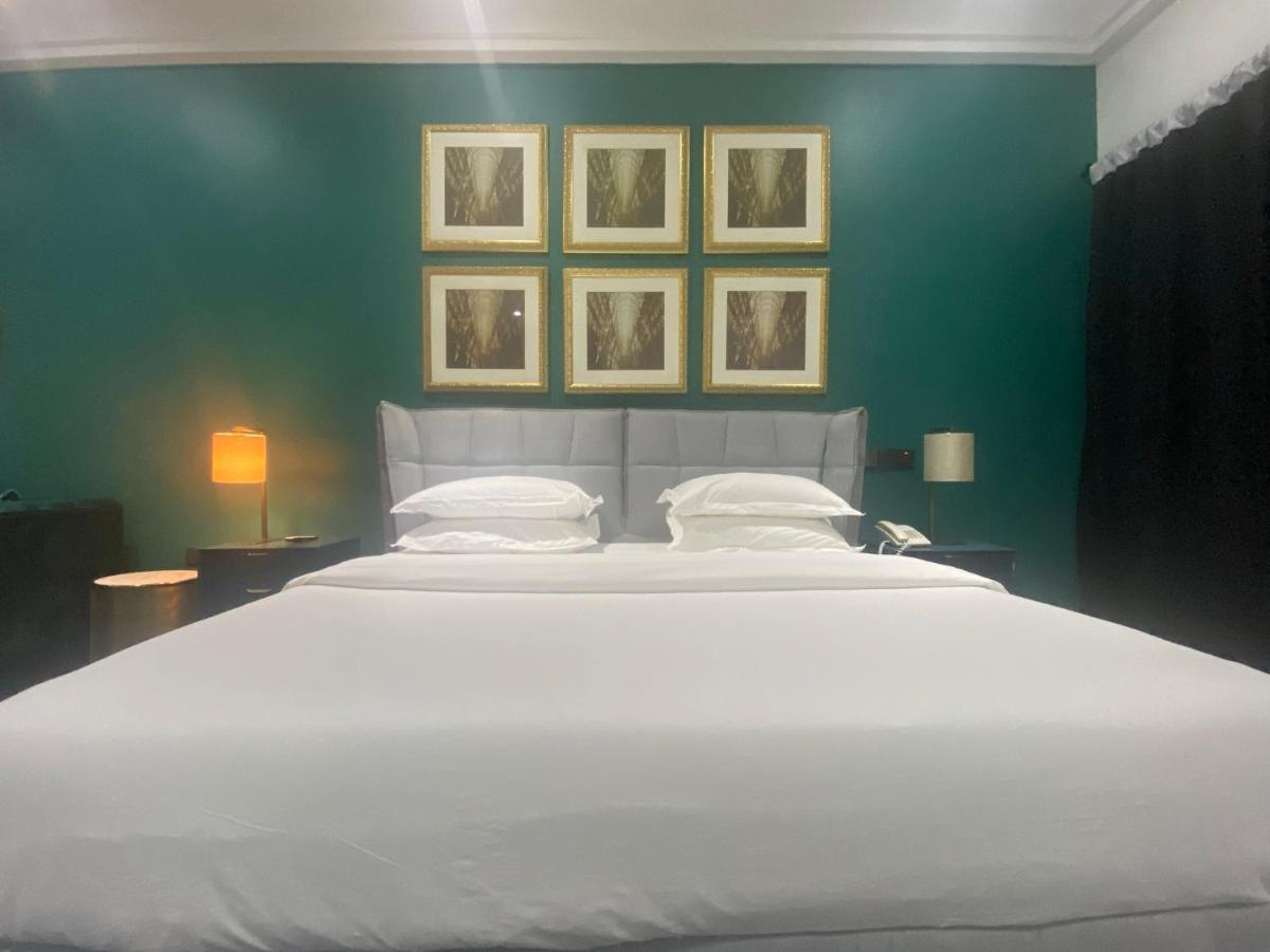 Muse Boutique Hotel Enugu Exteriör bild