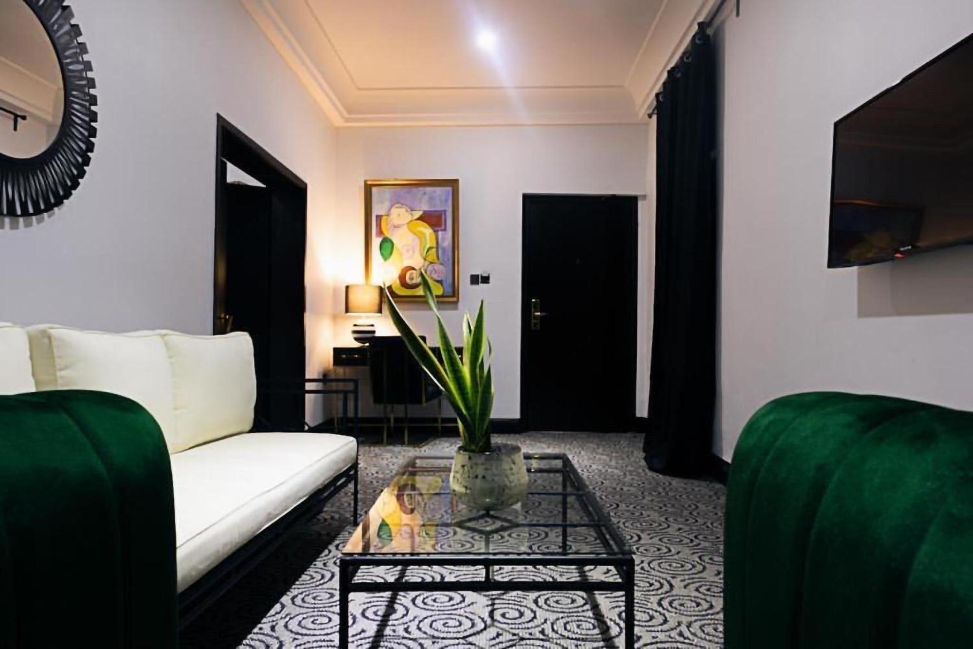 Muse Boutique Hotel Enugu Exteriör bild